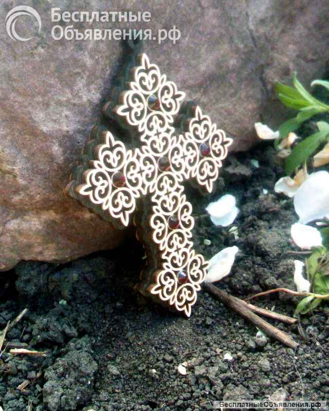 Крест на присоске со стразами