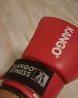 Боксёрские перчатки красные давних времен в отл сост