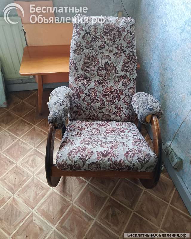 Кресло качалка, стул, журнальный стол пр-во СССР