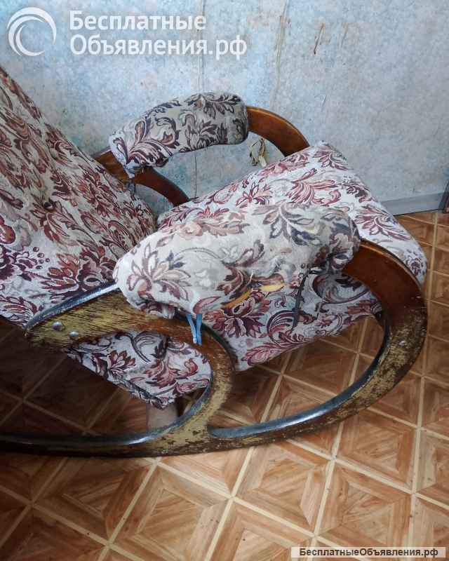 Кресло качалка, стул, журнальный стол пр-во СССР