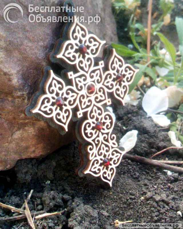 Крест в машину подвеска со стразами