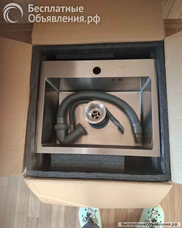 Раковина и смеситель кухонные