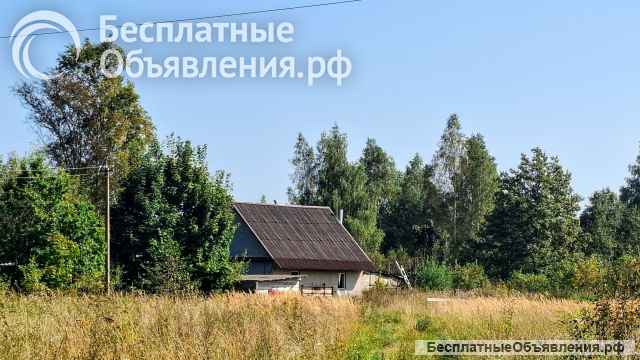 Отдельно стоящий дом полухуторного типа рядом с г. Остров Псковской области