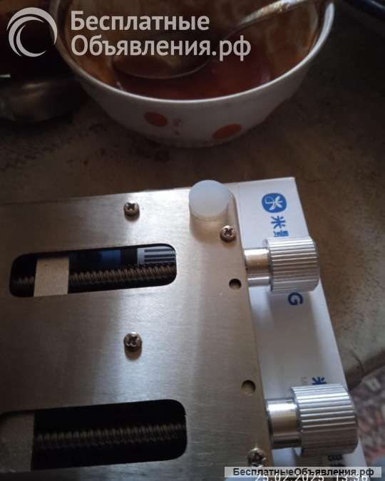 Станок для ремонта телефонов, маленьких печатных плат. Для накатки процессоров.