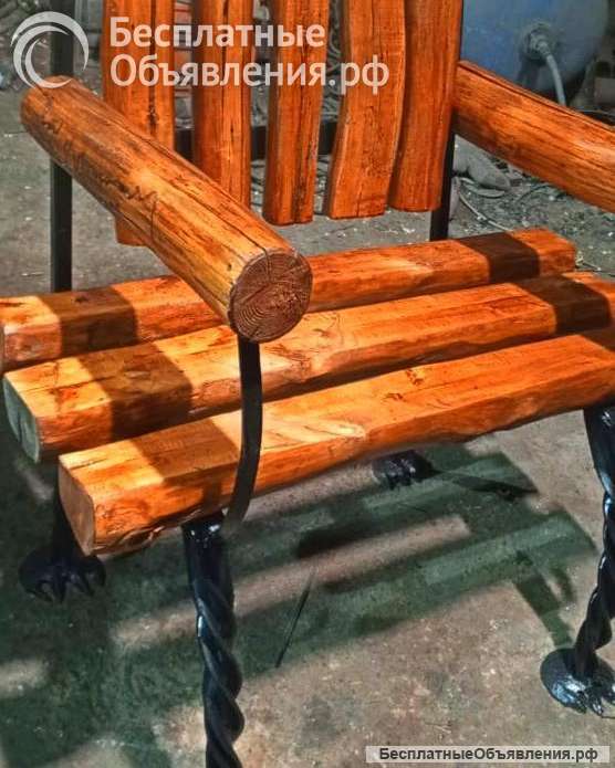 Кресло из массива сосны "Лапа медведя"