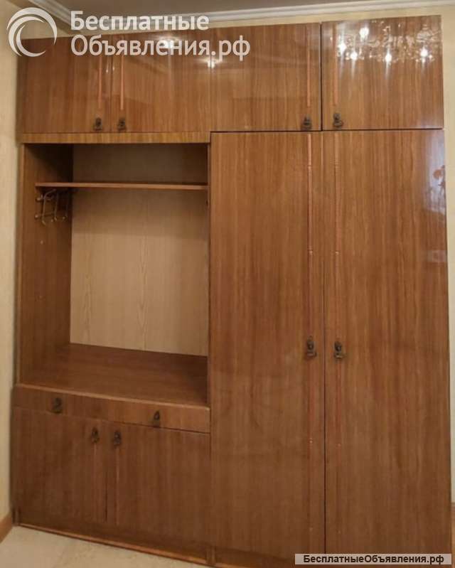 Отдам стенку из 3-х частей