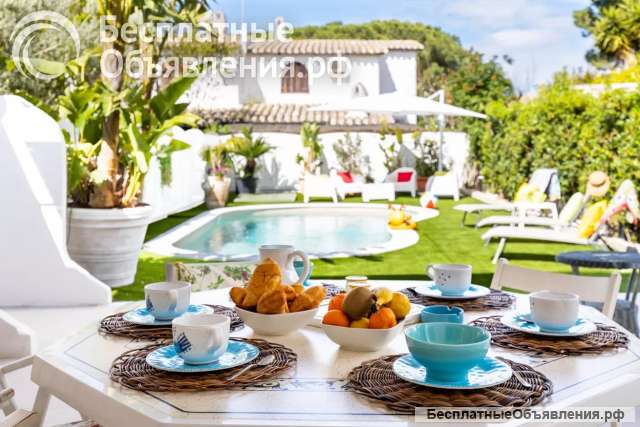 Вилла Миа с бассейном на Сардинии