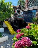 Апартаменты с теплым бассейном в самом центре Сириуса