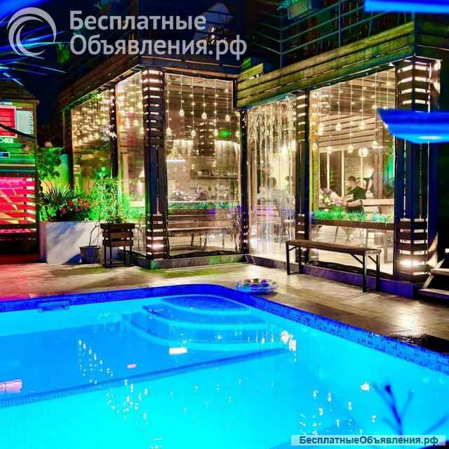 Апартаменты с теплым бассейном в самом центре Сириуса