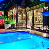 Апартаменты с теплым бассейном в самом центре Сириуса