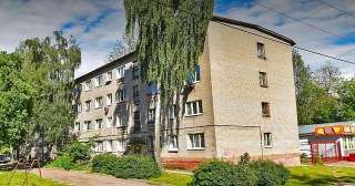 Комнату на Ломоносова, д. 9, в семейном блоке.