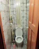 Комнату на Ломоносова, д. 9, в семейном блоке.