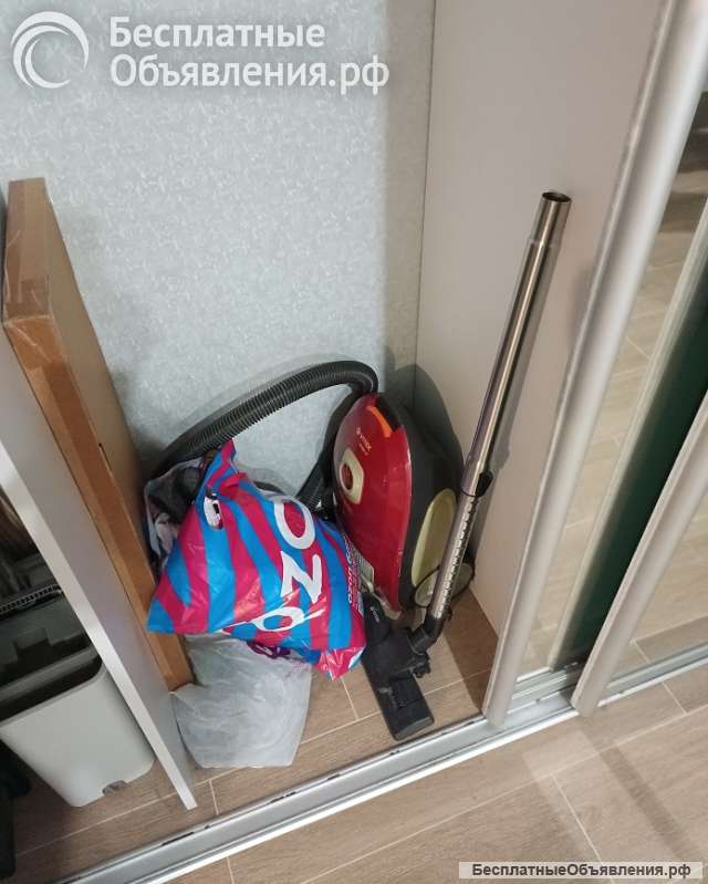 Пылесос Vitek VT-1891 (R) Состояние хорошее, рабочее, пости не пользовались, Тряпочный