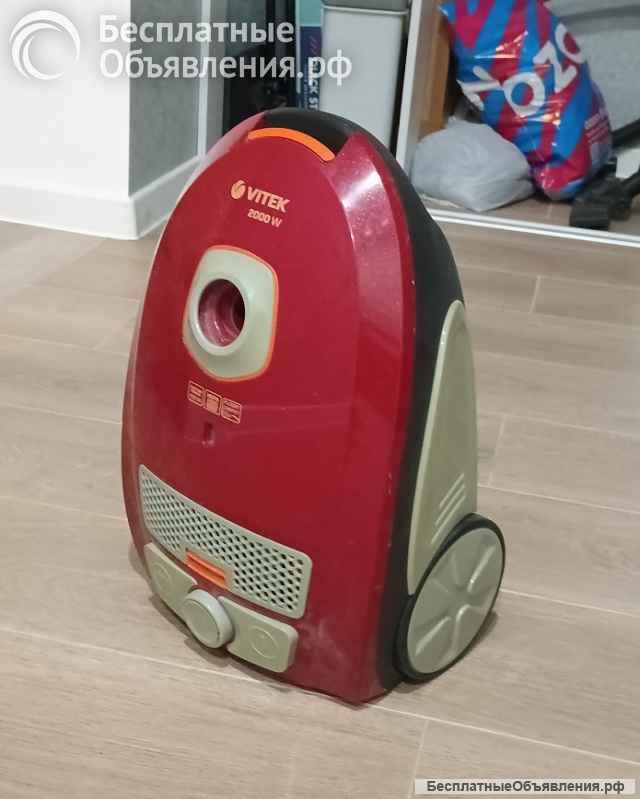 Пылесос Vitek VT-1891 (R) Состояние хорошее, рабочее, пости не пользовались, Тряпочный