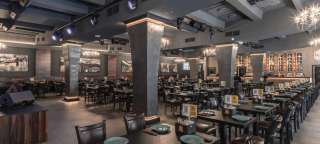 Официант в ресторан