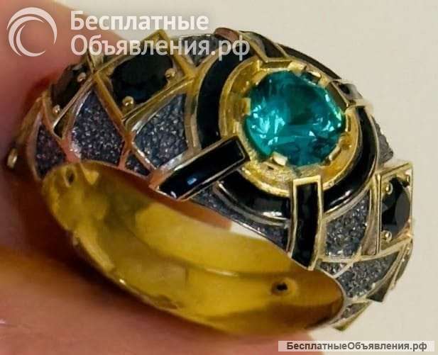 Редкое кольцо с изумрудом и чёрными бриллиантами