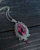 Редкий кулон с Эвдиалитом