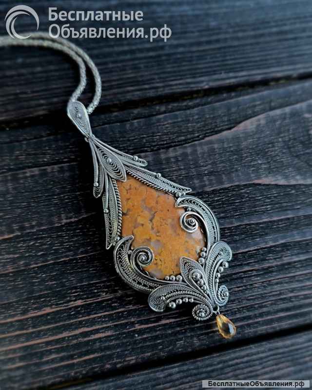 Редкий кулон с Нарсарсукитом