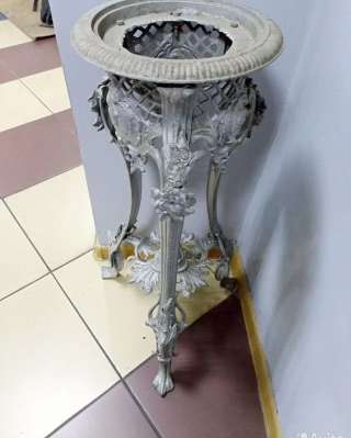 Подставка под цветы