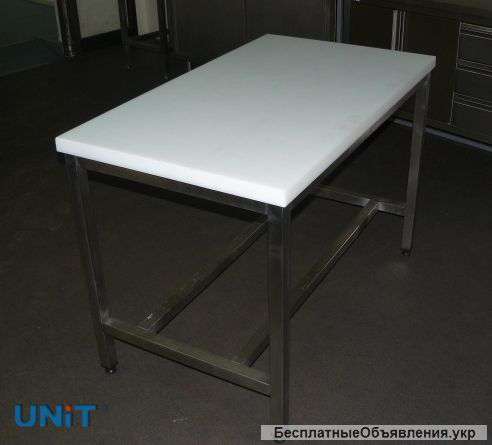 Стіл з поліетиленової стільницею