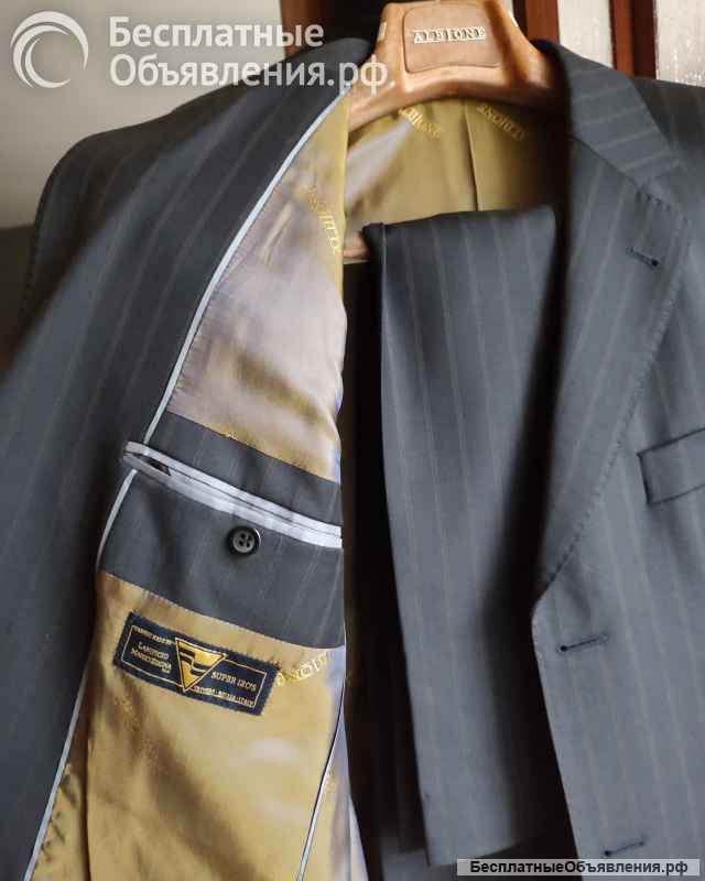 Мужские костюмы
