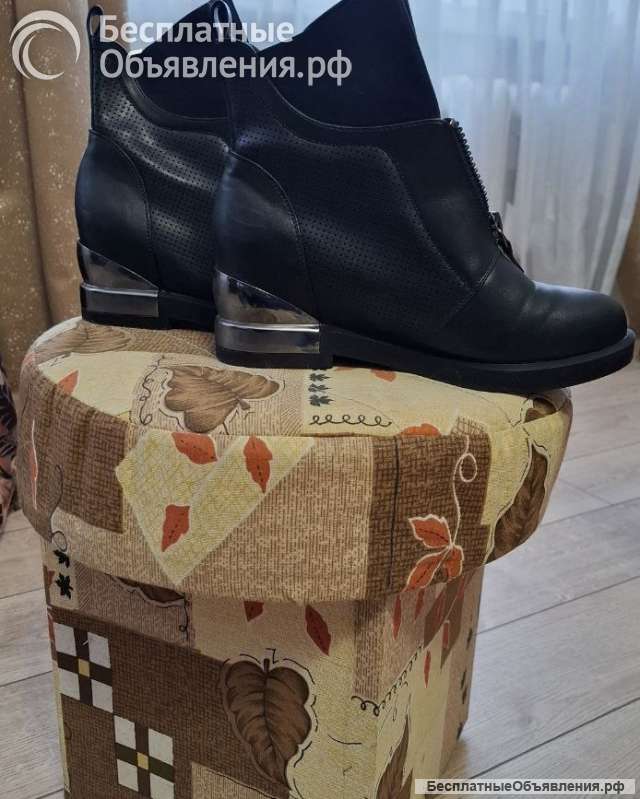 Женские ботинки