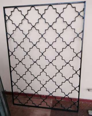 Решётки 7штук находятся в Сухуми