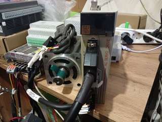 Сервопривод, Серводрайвер, серво мотор