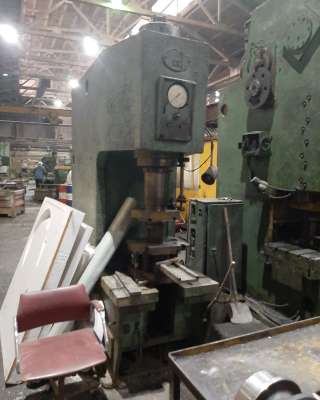 Пресс гидравлический ус.100 т. ООО ПКФ Калибр СТ.