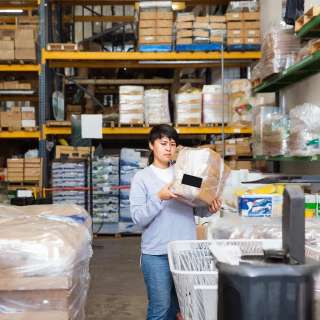 В отдел логистики срочно требуются работники