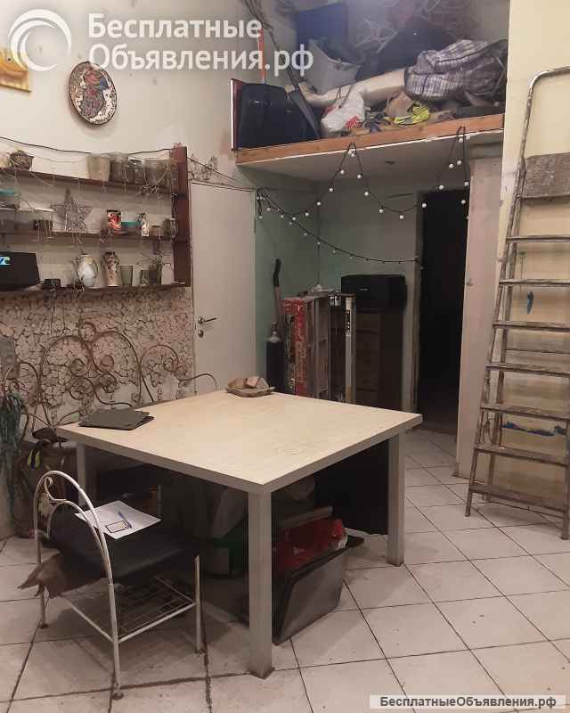 Помещение в центре рядом с двумя отелями