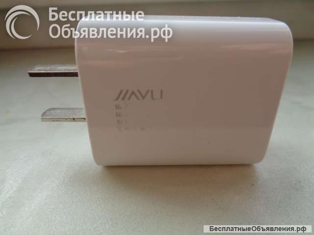 Зарядник для мобильного с английской вилкой