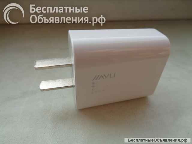 Зарядник для мобильного с английской вилкой