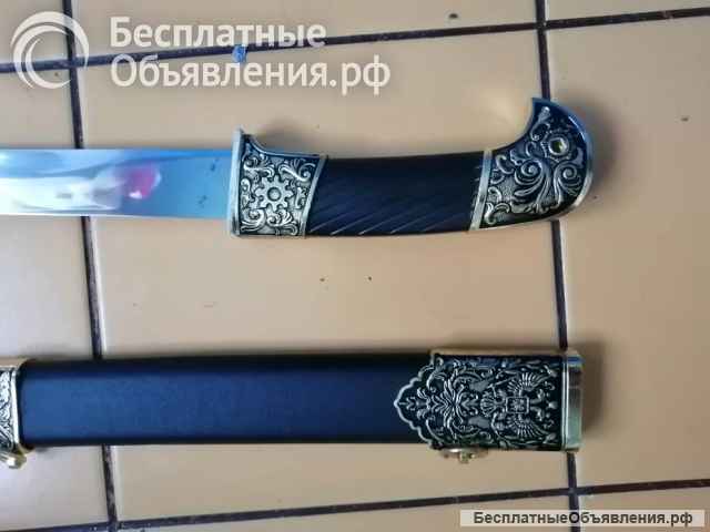 Катаны, казачьи шашки, бары глобусы