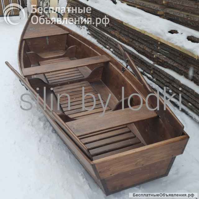 Лодка деревянная с рундуком