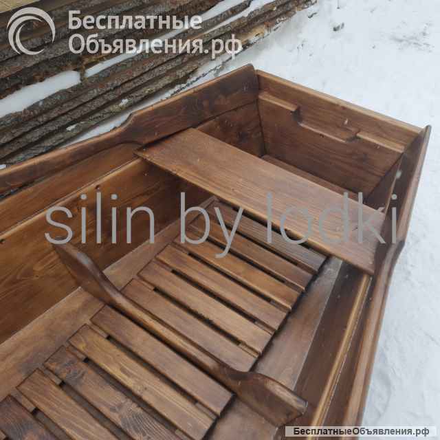 Лодка деревянная с рундуком