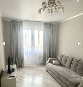 Сдается 1к.кв. 50м. улица Героя Хабибуллина. Ремонт современная мебель, бытовая техника, рядом школ