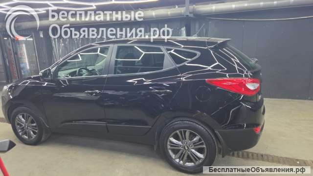 Водитель на своём автомобиле