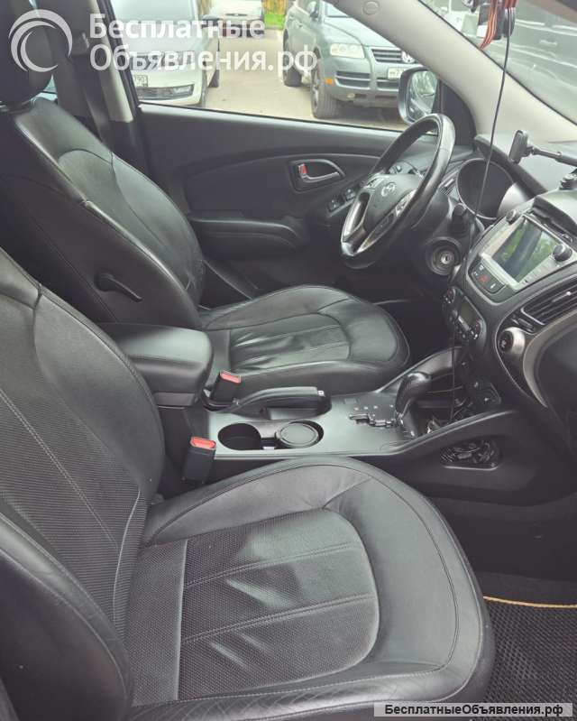 Водитель на своём автомобиле