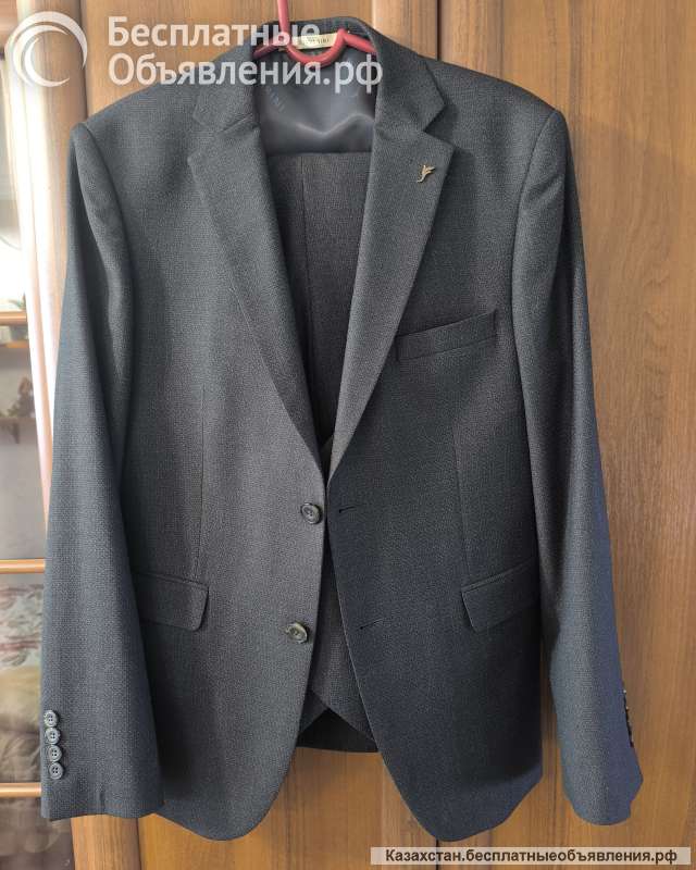 Приталенный костюм-тройка на подростка