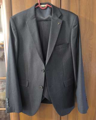 Приталенный костюм-тройка на подростка