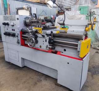 Универсальный токарно-винторезный станок 16Б16