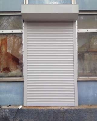 Механические рольставни вместо двери 800х2100 мм