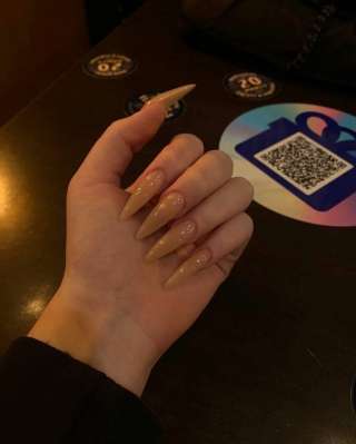 Мастер маникюра в Новосибирске