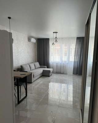 Сдается 1к.кв.33м. студия улица Академика Фёдорова. Современный ремонт, мебель, бытовая техника для