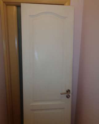 2 нат. двери для ванной и туалета 200 х 63 см