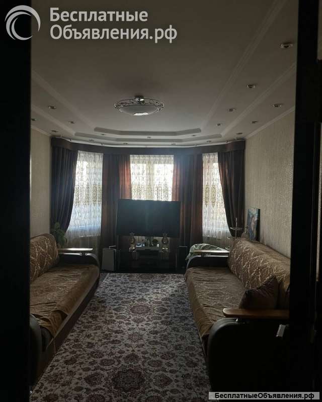 Просторная трешка с мебелью в центре города