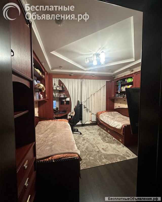 Просторная трешка с мебелью в центре города