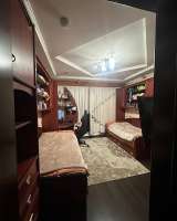 Просторная трешка с мебелью в центре города