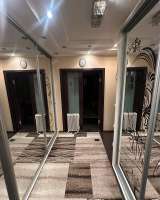 Просторная трешка с мебелью в центре города